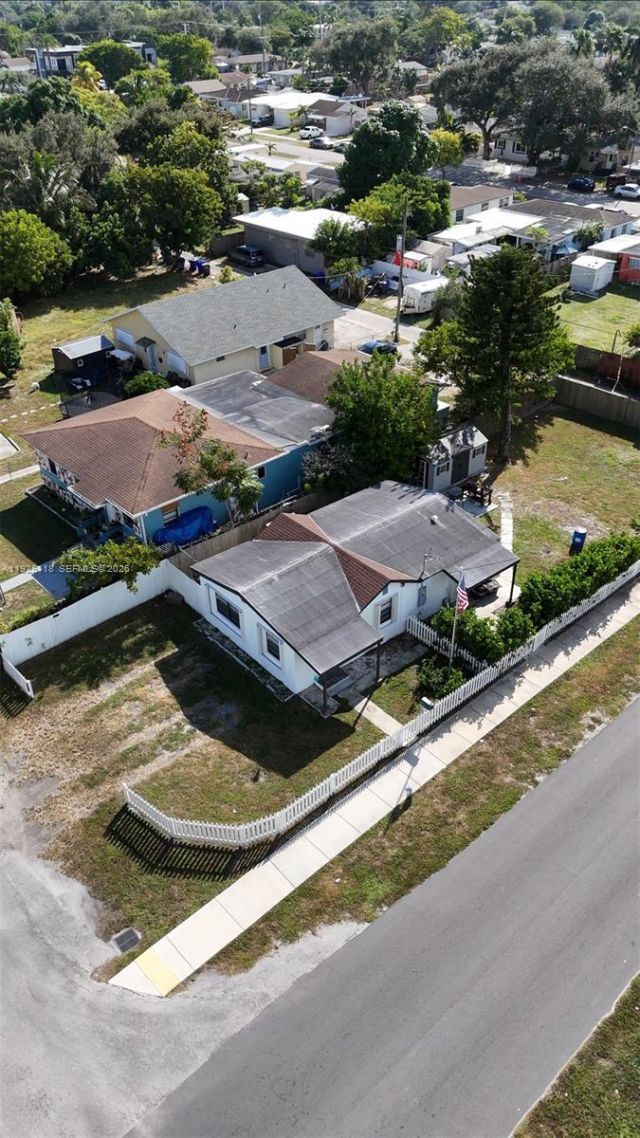 2444 Roosevelt St, Hollywood, FL 33020 Photo