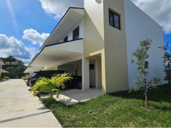 574 NW 7th St, Unit 1, Florida City, FL 33034