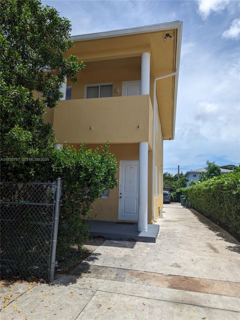 10214 SW 175th St, Unit A, Miami, FL 33157 Photo