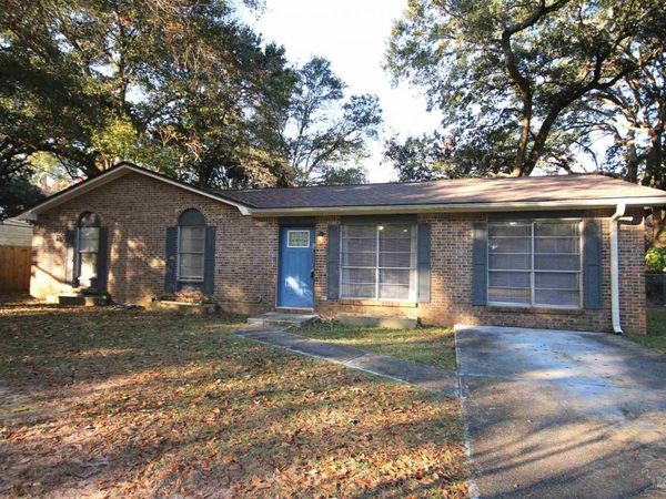 5180 Catalina St, Pace, FL 32571