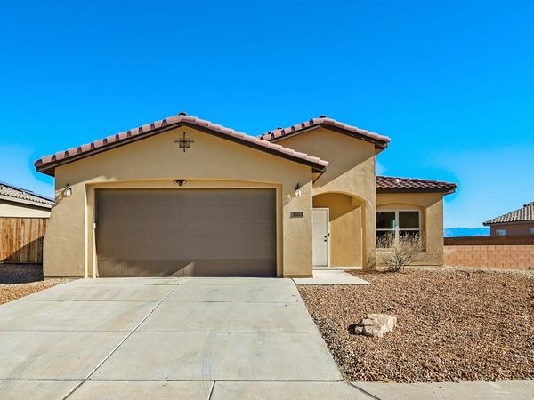 1910 Camino Cancun, Los Lunas, NM 87031