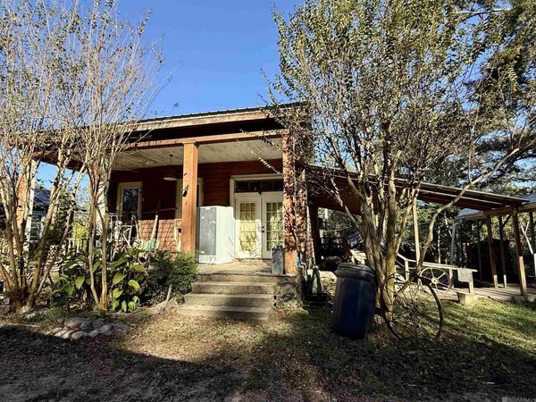 8 Newman Rd, Natchez, MS 39120
