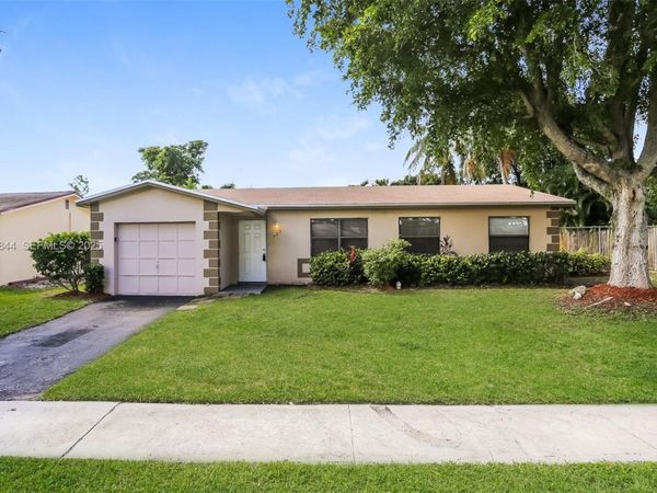 707 SW 74th Ave, North Lauderdale, FL 33068