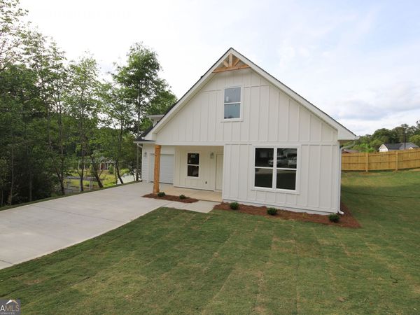 123 Duck Walk Way, Hogansville, GA 30230