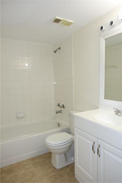 10773 Cleary Boulevard, Unit 107, Plantation, FL 33324 Photo