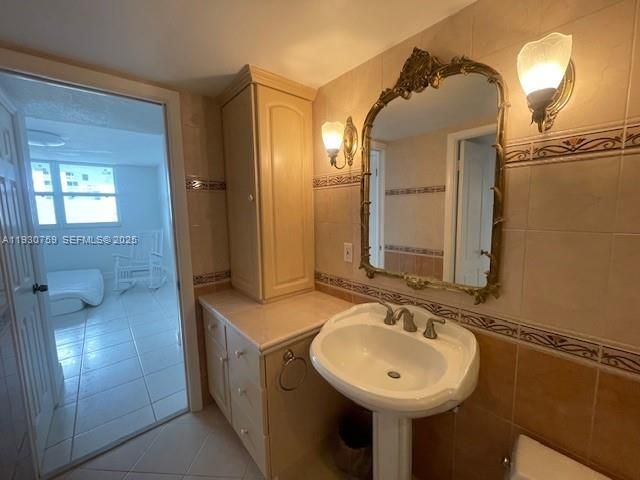 465 Ocean Dr , Unit 507, Miami Beach, FL 33139 Photo