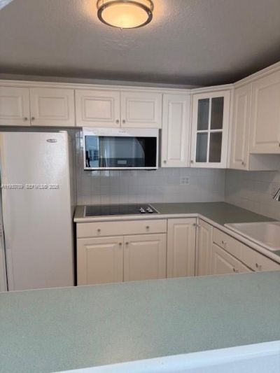 465 Ocean Dr , Unit 507, Miami Beach, FL 33139 Photo