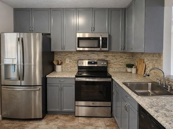 8620 N Sherman Cir, Unit 406, Miramar, FL 33025