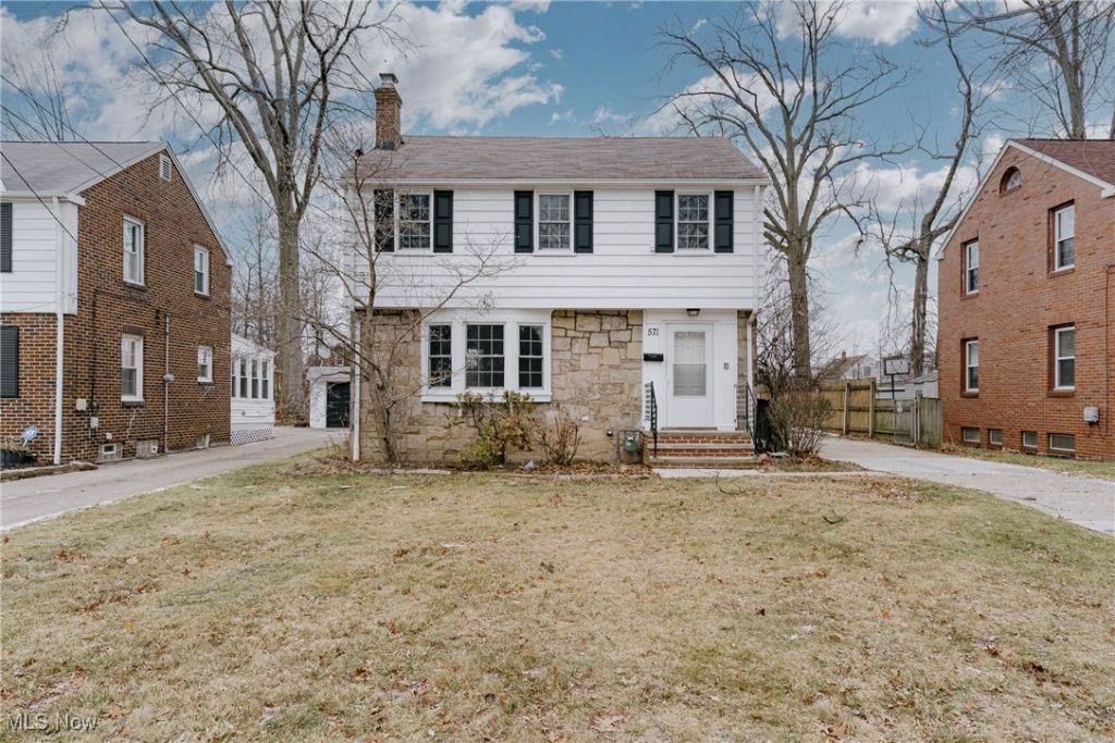 571 E 260th Street, Euclid, OH 44132 Main Photo