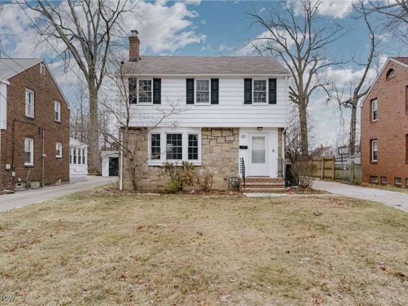 571 E 260th Street, Euclid, OH 44132 Photo 1