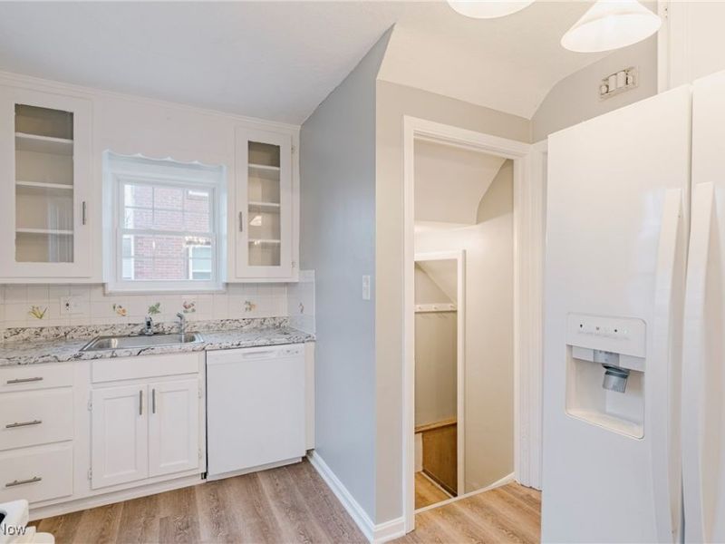 571 E 260th Street, Euclid, OH 44132 Photo 10