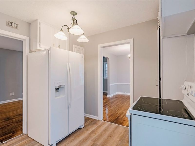 571 E 260th Street, Euclid, OH 44132 Photo 12