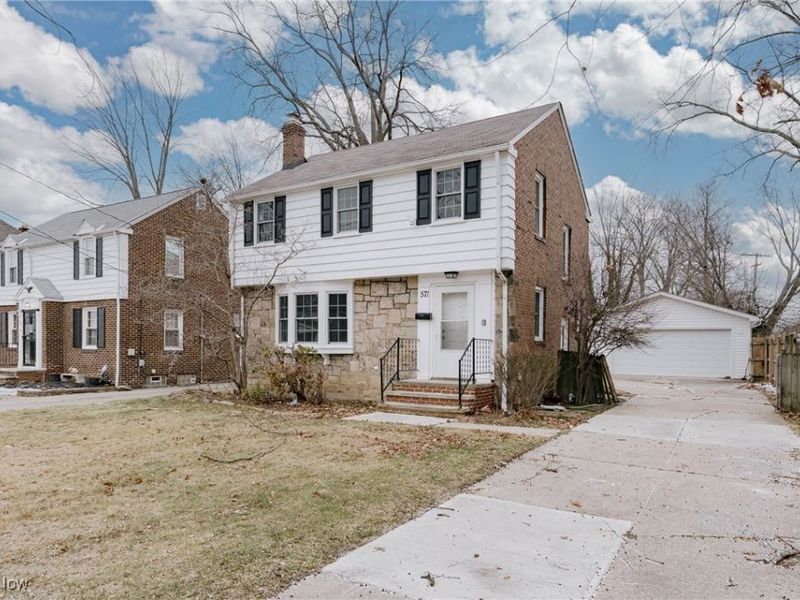 571 E 260th Street, Euclid, OH 44132 Photo 2