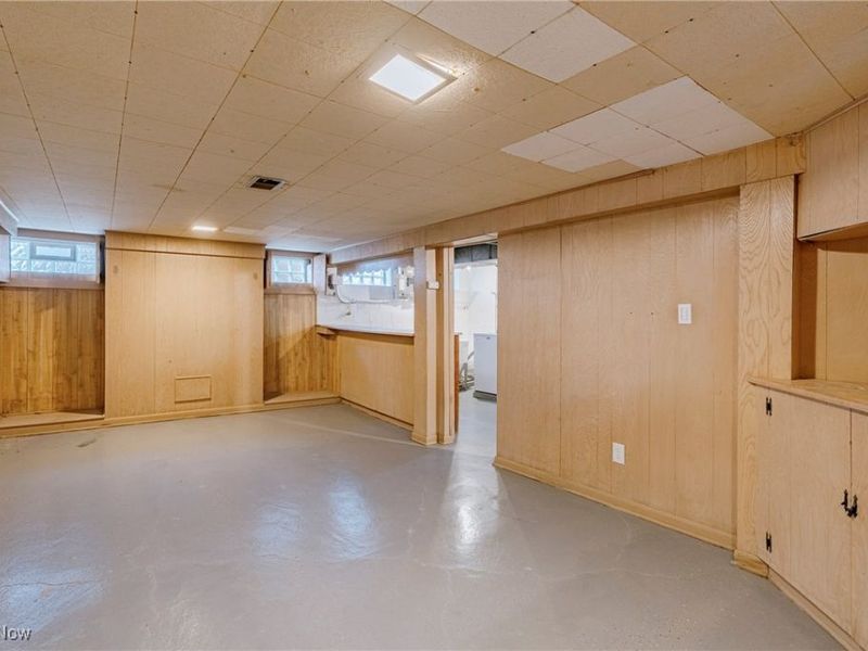 571 E 260th Street, Euclid, OH 44132 Photo 24