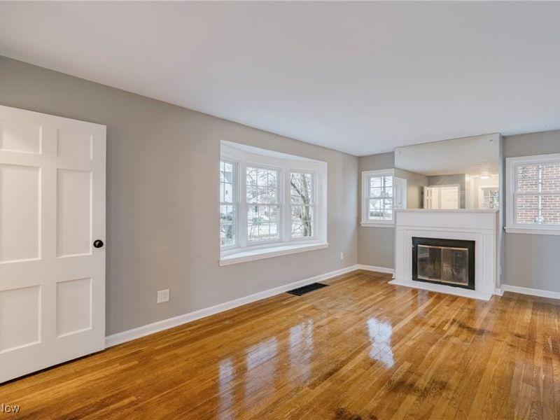 571 E 260th Street, Euclid, OH 44132 Photo 3