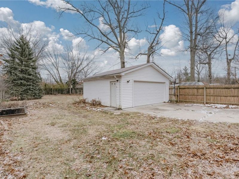 571 E 260th Street, Euclid, OH 44132 Photo 30