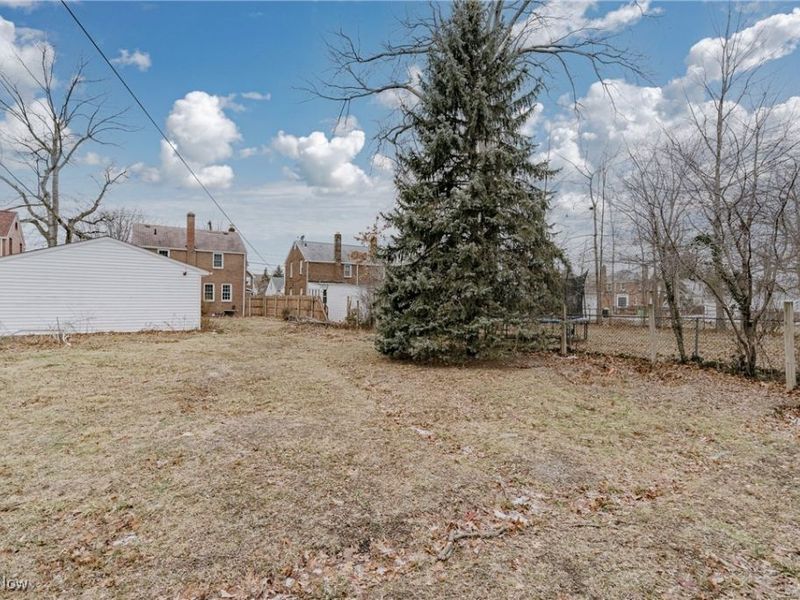 571 E 260th Street, Euclid, OH 44132 Photo 31