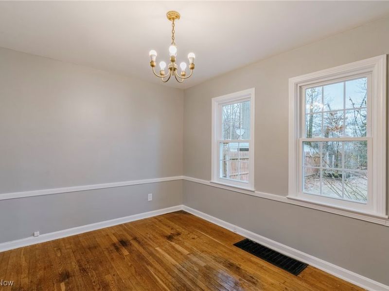 571 E 260th Street, Euclid, OH 44132 Photo 7