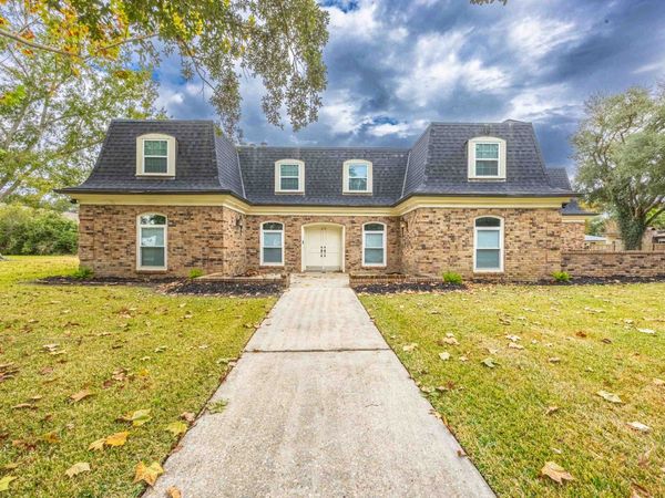 43 Parkway Cr, Houma, LA 70364