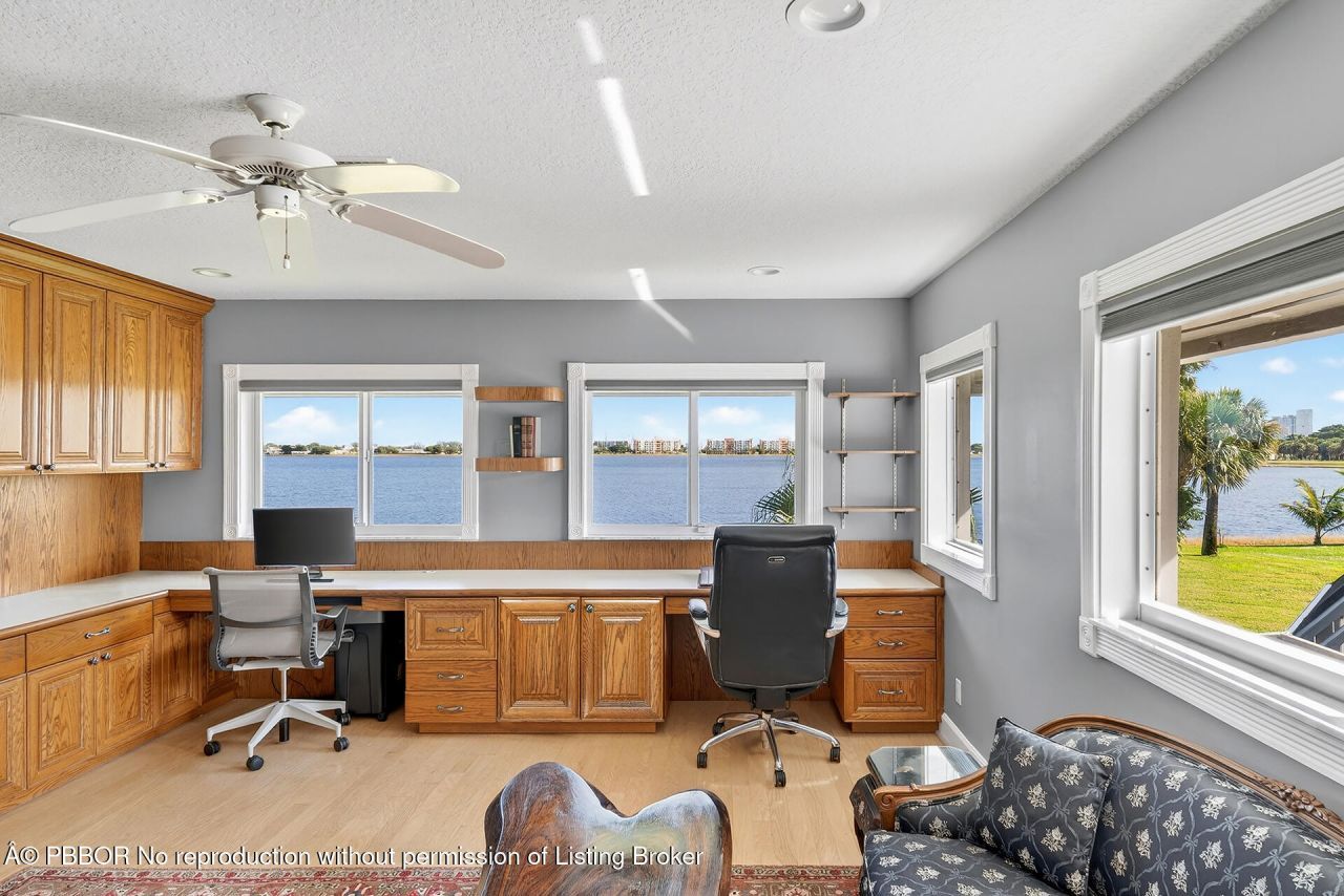 6 Cloister Circle, West Palm Beach, FL 33401 Photo