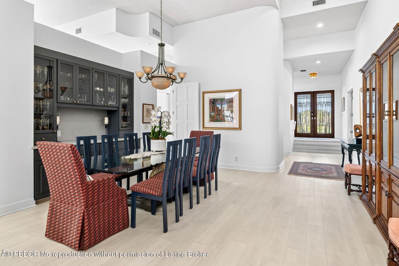 6 Cloister Circle, West Palm Beach, FL 33401 Photo