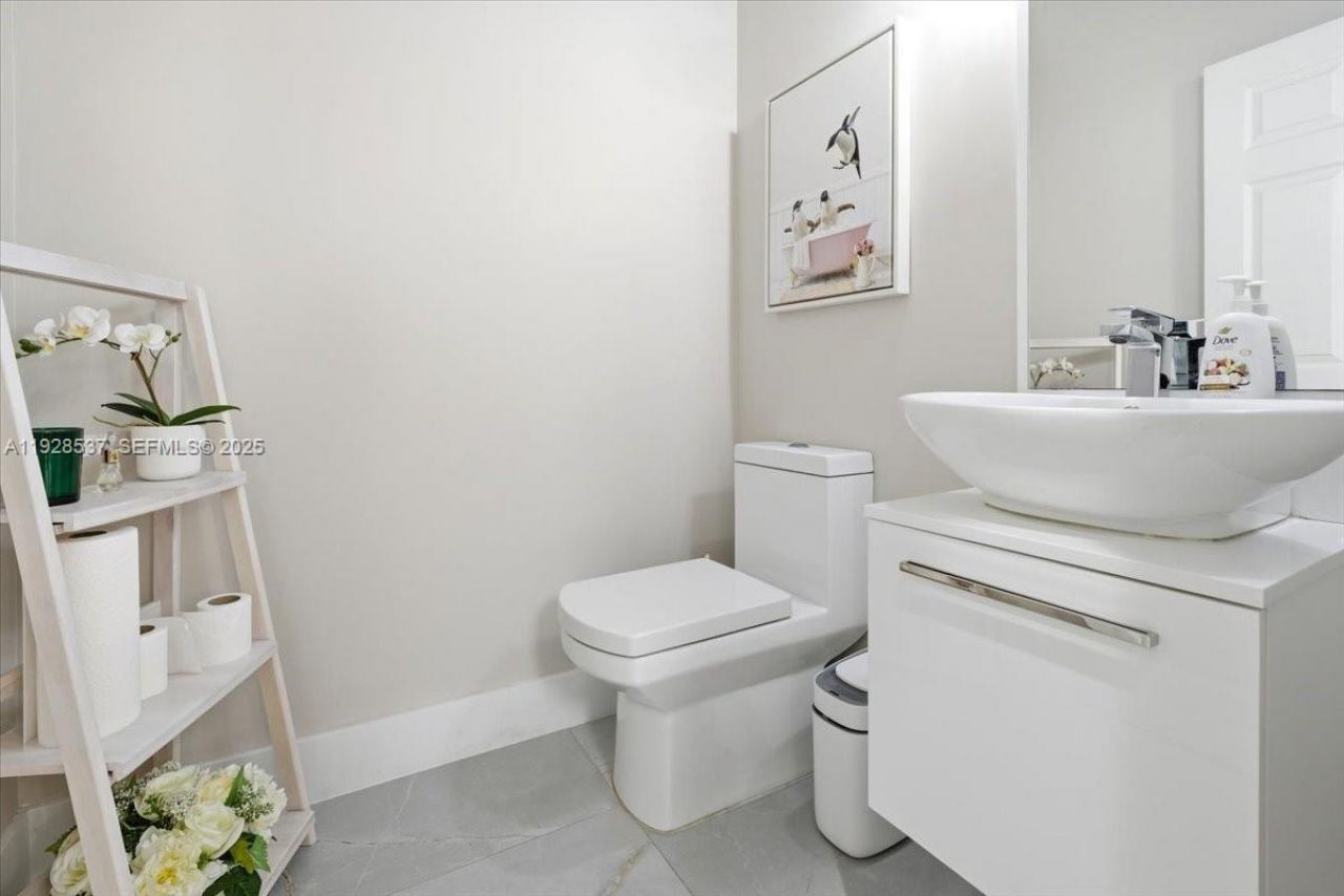 3522 W 86th Ter, Hialeah, FL 33018 Photo