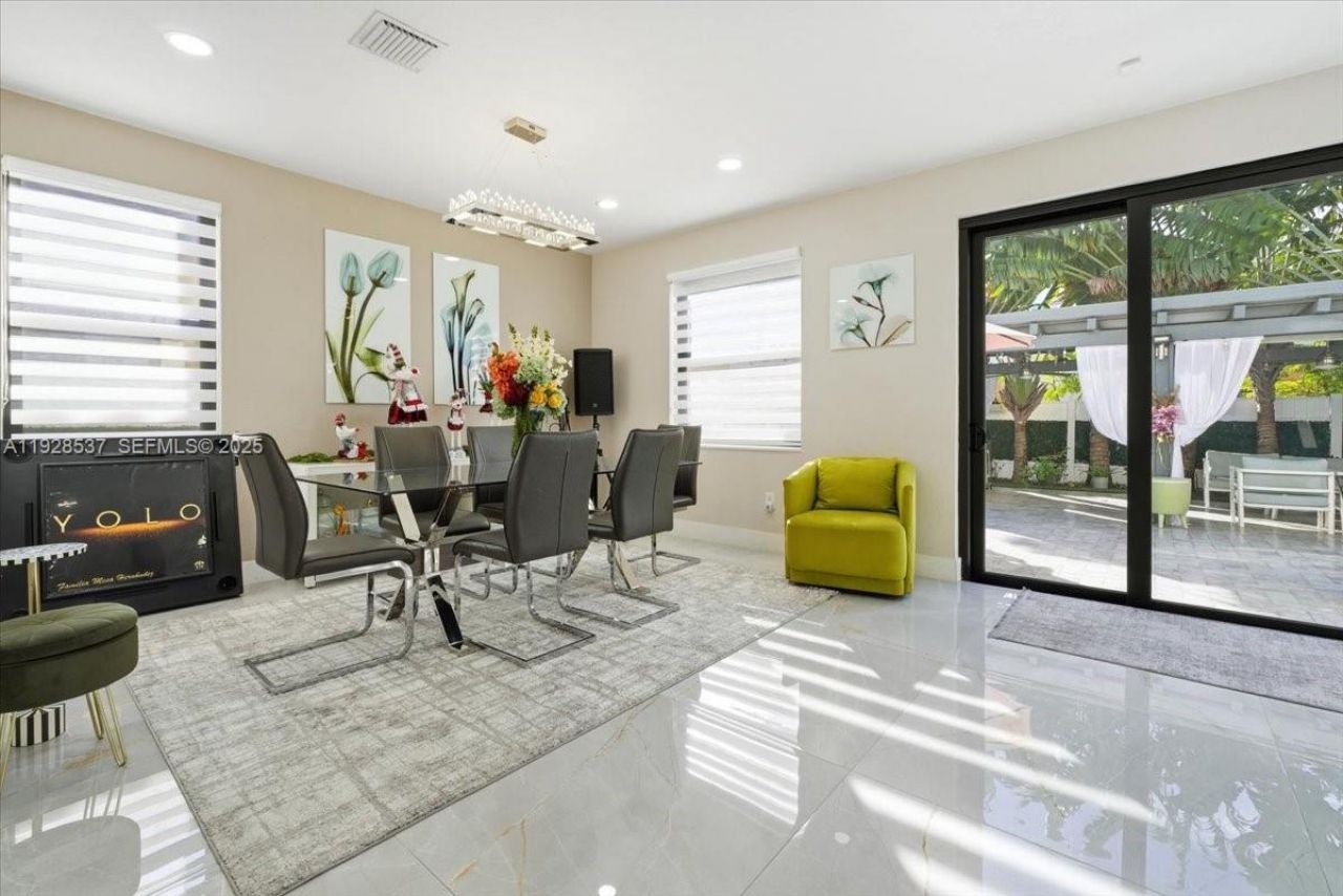 3522 W 86th Ter, Hialeah, FL 33018 Photo