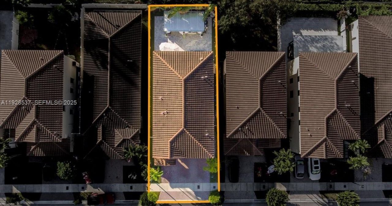 3522 W 86th Ter, Hialeah, FL 33018 Photo