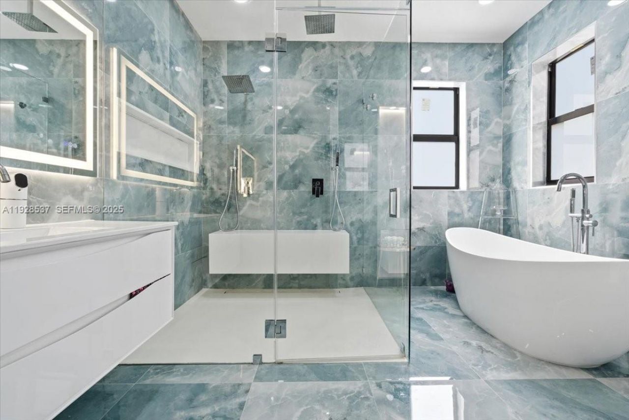 3522 W 86th Ter, Hialeah, FL 33018 Photo