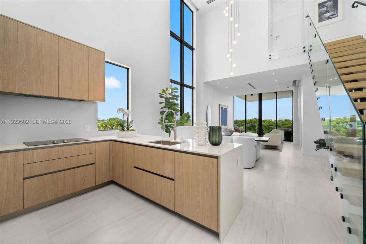 756 84th St, Unit C, Miami Beach, FL 33141 Photo