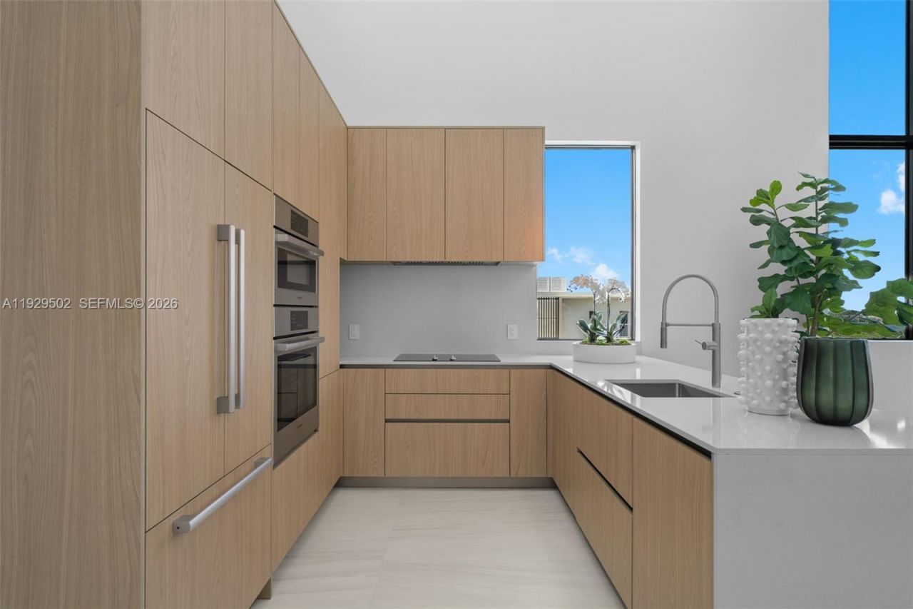 756 84th St, Unit C, Miami Beach, FL 33141 Photo