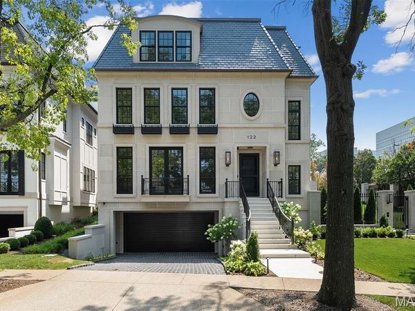 132 N Brentwood Boulevard, Clayton, MO 63105