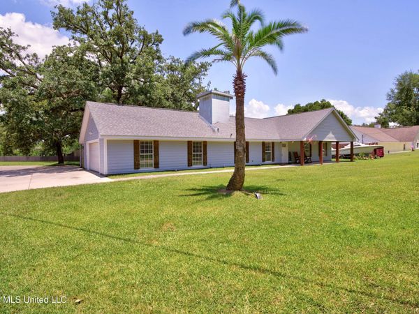 10415 Pin Oak Drive, Biloxi, MS 39532