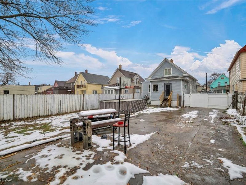 4301 Hodgson Avenue, Cleveland, OH 44109 Photo 17
