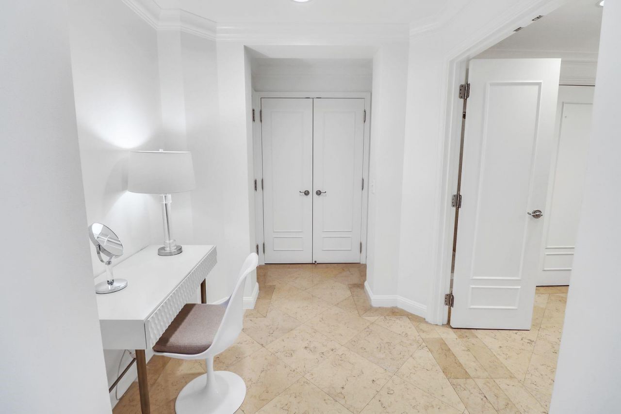 601 N Ft Lauderdale Bch Boulevard, Unit 1213, Fort Lauderdale, FL 33304 Photo