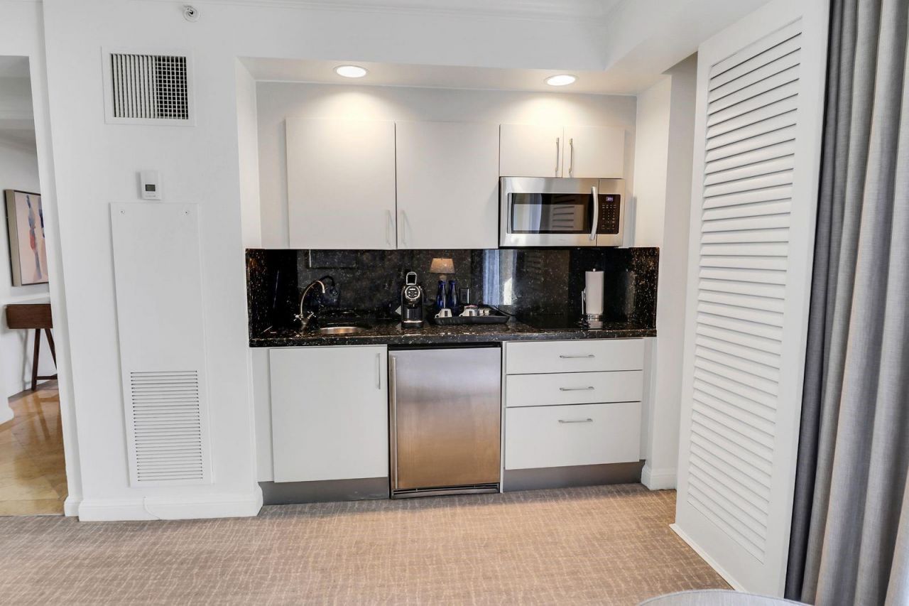 601 N Ft Lauderdale Bch Boulevard, Unit 1213, Fort Lauderdale, FL 33304 Photo