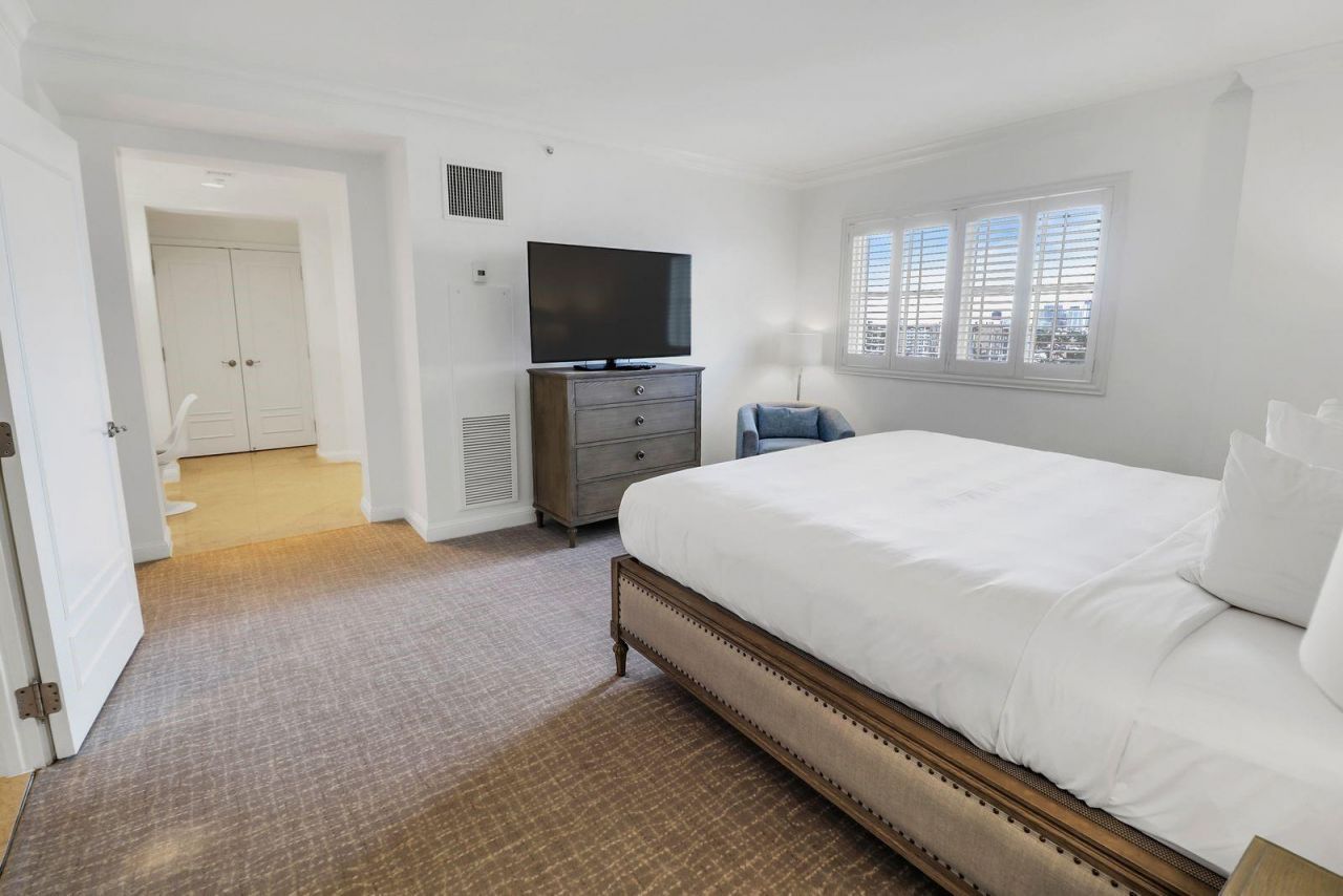 601 N Ft Lauderdale Bch Boulevard, Unit 1213, Fort Lauderdale, FL 33304 Photo