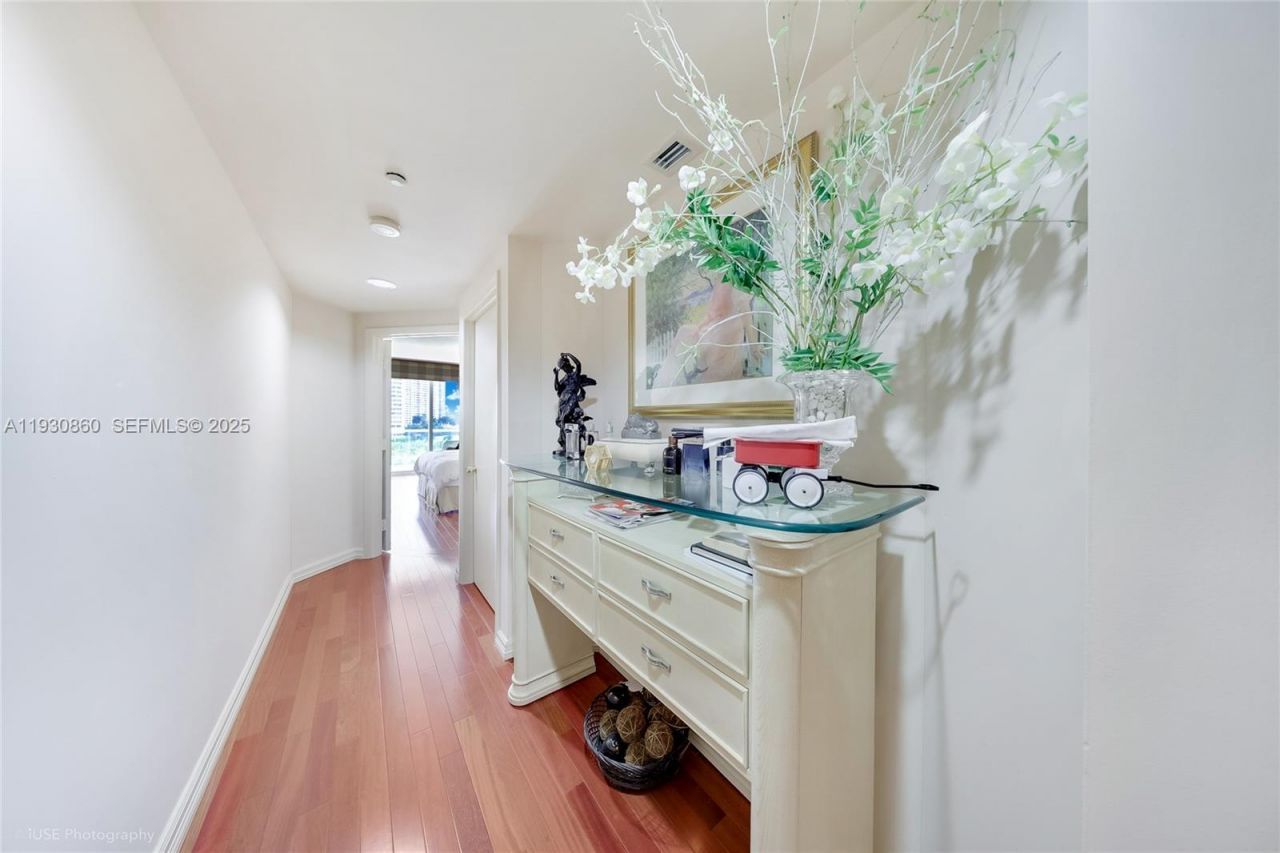 2600 Island Blvd, Unit 703, Aventura, FL 33160 Photo