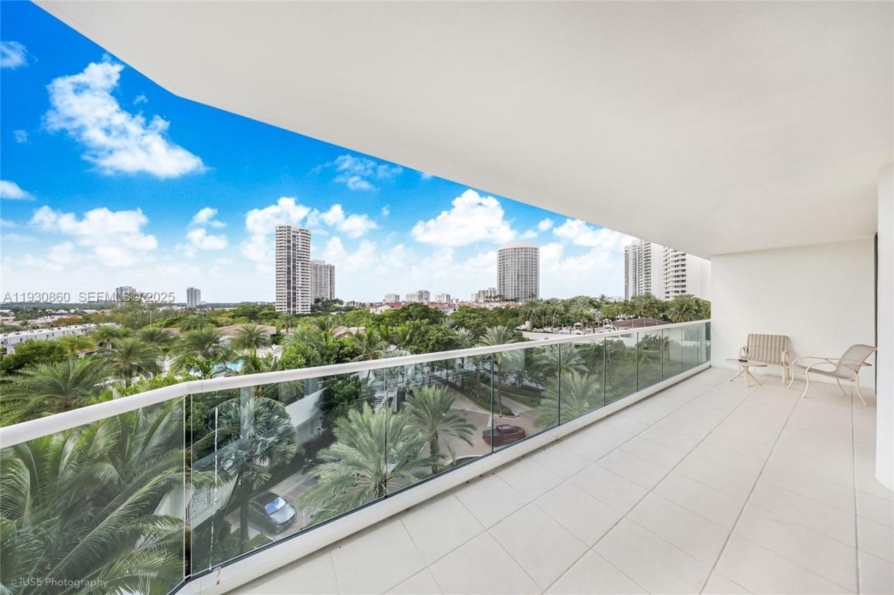 2600 Island Blvd, Unit 703, Aventura, FL 33160 Photo