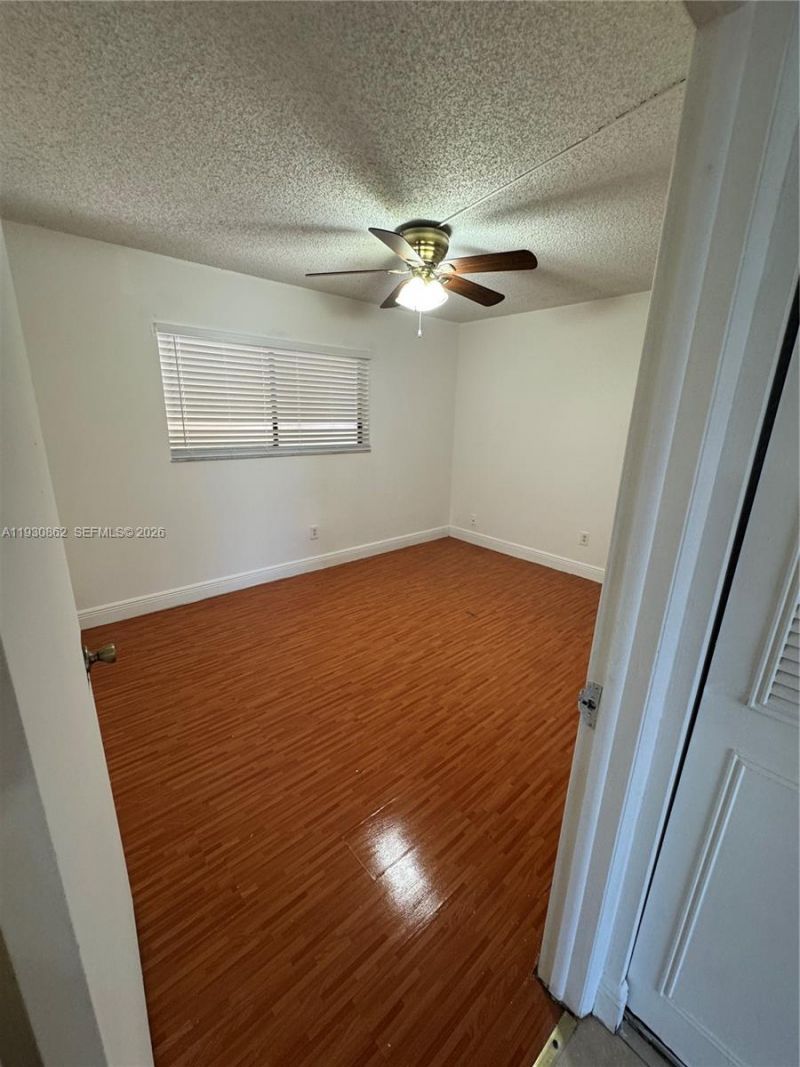 8635 NW 8th St, Unit 210, Miami, FL 33126 Photo