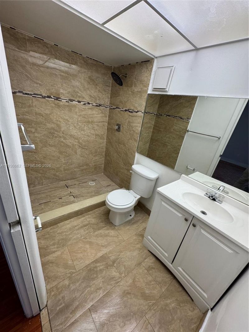 8635 NW 8th St, Unit 210, Miami, FL 33126 Photo