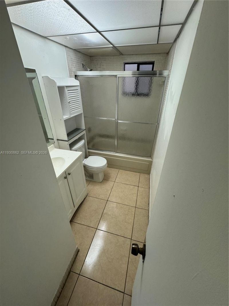 8635 NW 8th St, Unit 210, Miami, FL 33126 Photo