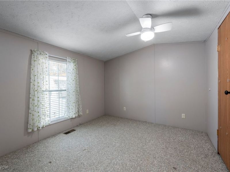 237 Evanston, Amherst, OH 44001 Photo 22