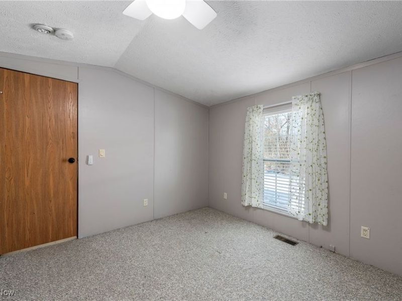 237 Evanston, Amherst, OH 44001 Photo 25