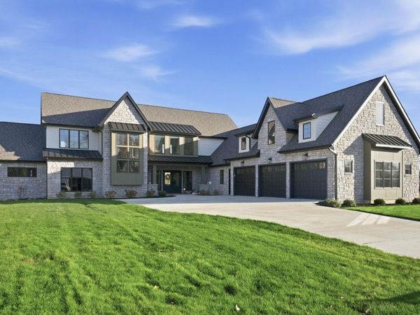 594 Contour Cove, Huntertown, IN 46748