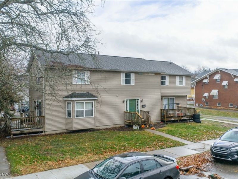 837 2nd Street SE, New Philadelphia, OH 44663 Photo 2