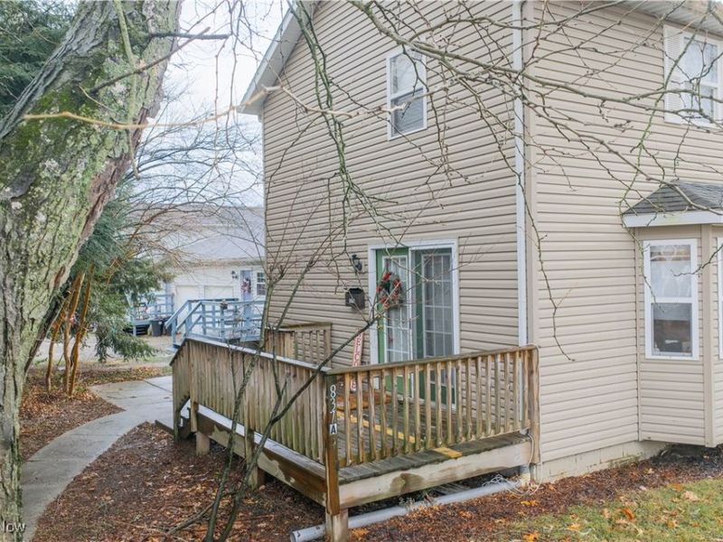 837 2nd Street SE, New Philadelphia, OH 44663 Photo 3