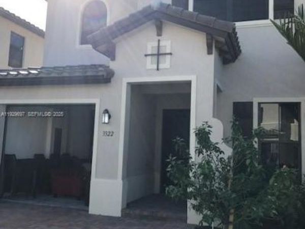 3322 W 97th St, Unit 3322, Hialeah, FL 33018