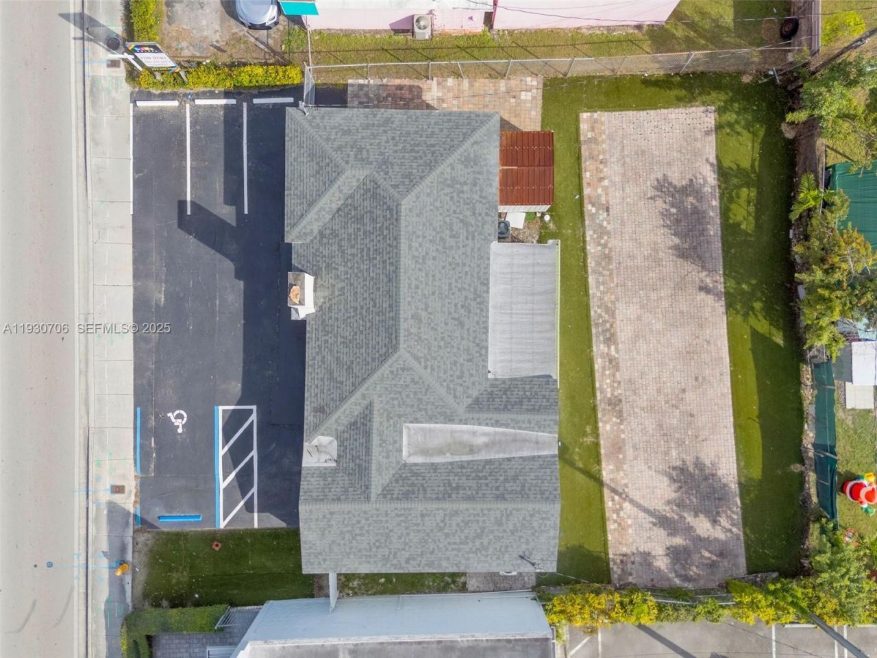 8930 SW 40th St , Miami, FL 33165 Photo