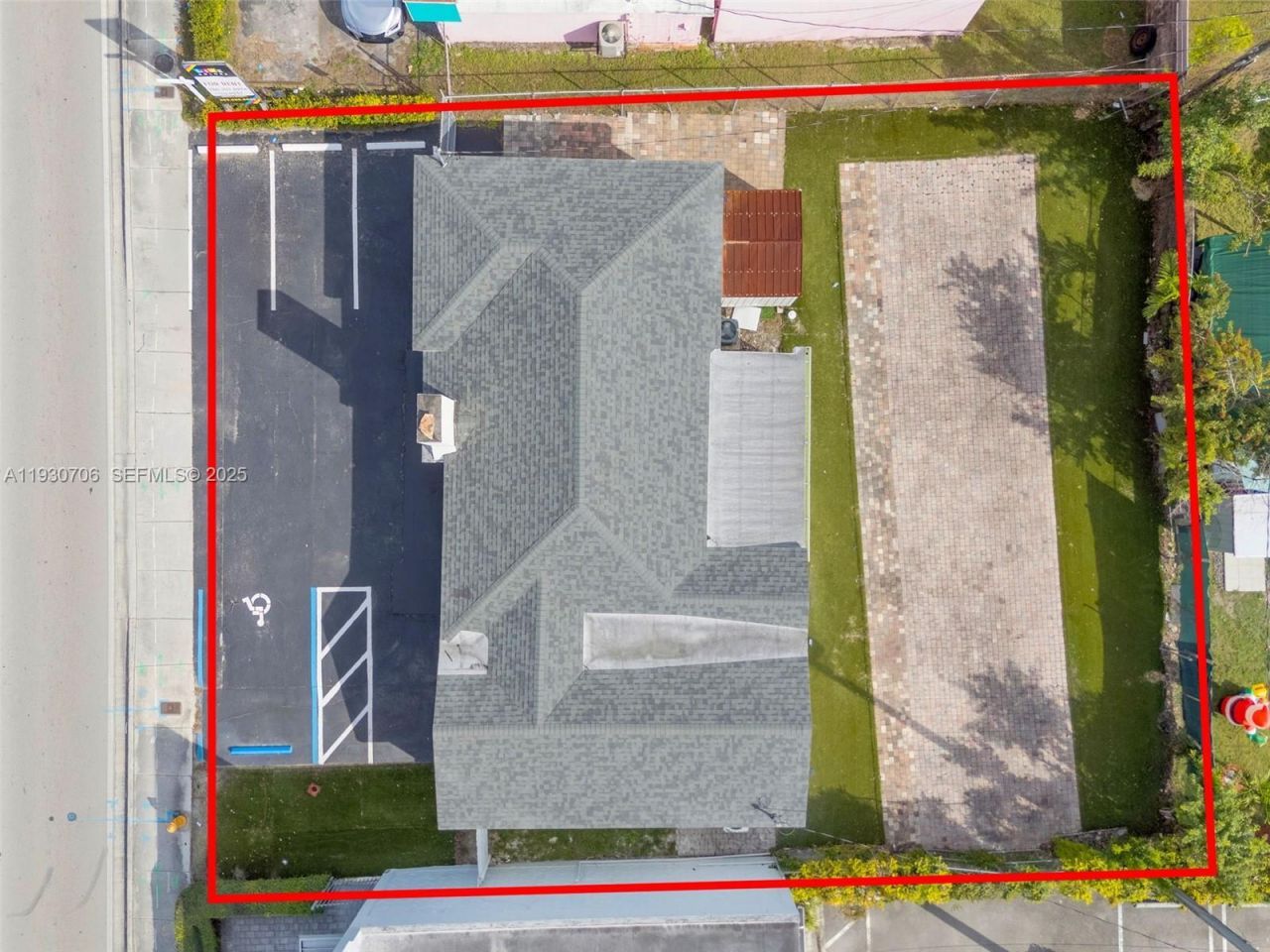 8930 SW 40th St , Miami, FL 33165 Photo